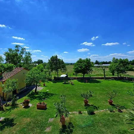 Sleeps 18 Pool Air Con Wifi Cortona