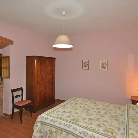 Sleeps 18 Pool Air Con Wifi Cortona
